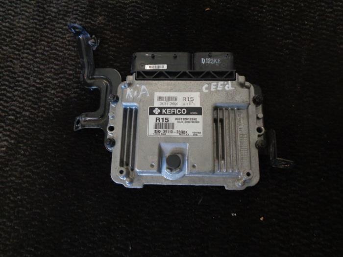 Used Engine management computer Kia Cee'd (JDB5) 1.6 GDI 16V Price € 100,00 Margin scheme offered by Westerhof autodemontage