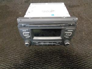 Used Radio CD player Kia Cee'd (JDB5) 1.6 GDI 16V Price € 85,00 Margin scheme offered by Westerhof autodemontage
