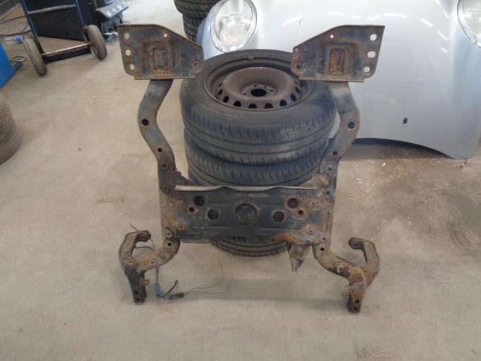 Usados Subchasis BMW Mini (R50/53) 1.6 16V Cooper Precio € 40,00 Norma de margen ofrecido por Westerhof autodemontage
