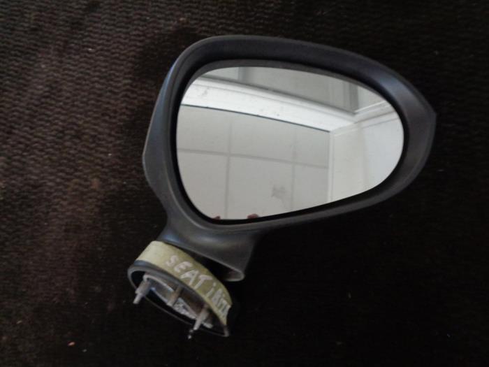 Außenspiegel rechts van een Seat Ibiza IV (6J5) 1.4 16V 2015