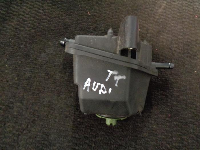 Begagnade Styrservotank Audi TT (8N3) 1.8 20V Turbo Pris € 10,00 Marginaltabell erbjuds av Westerhof autodemontage