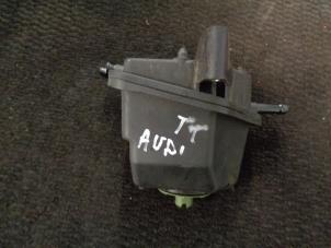 Used Power steering fluid reservoir Audi TT (8N3) 1.8 20V Turbo Price € 10,00 Margin scheme offered by Westerhof autodemontage