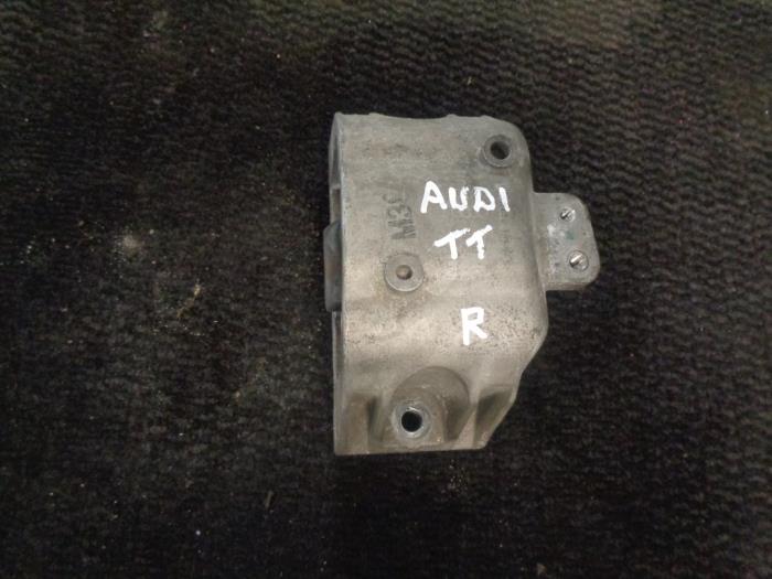 Usagé Support moteur Audi TT (8N3) 1.8 20V Turbo Prix € 25,00 Règlement à la marge proposé par Westerhof autodemontage