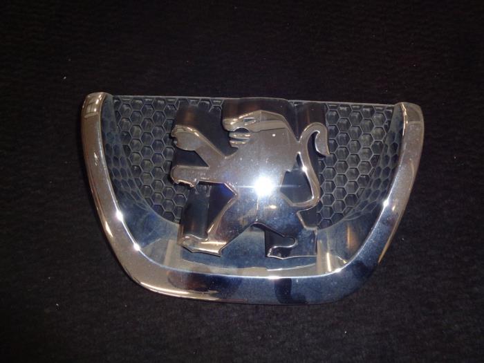 Gebrauchte Emblem Peugeot 207 SW (WE/WU) 1.6 16V Preis € 15,00 Margenregelung angeboten von Westerhof autodemontage
