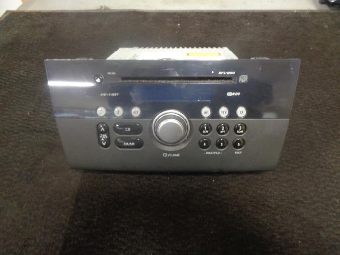 Radio CD player from a Suzuki Swift (ZA/ZC/ZD1/2/3/9) 1.5 VVT 16V 2007