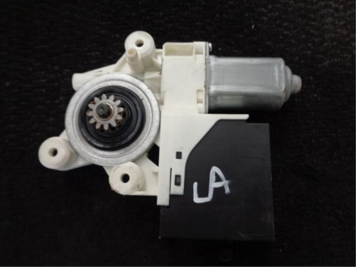 Usados Motor de ventanilla de puerta Ford Focus C-Max 1.8 16V Precio € 30,00 Norma de margen ofrecido por Westerhof autodemontage