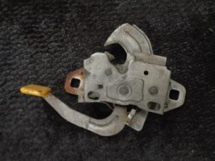 Used Bonnet lock mechanism BMW Mini One/Cooper (R50) 1.6 16V Cooper Price € 20,00 Margin scheme offered by Westerhof autodemontage