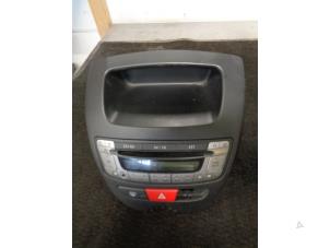Used Radio CD player Peugeot 107 1.0 12V Price € 50,00 Margin scheme offered by Westerhof autodemontage