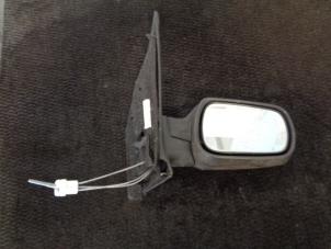 Used Wing mirror, right Ford Fusion 1.4 16V Price € 25,00 Margin scheme offered by Westerhof autodemontage