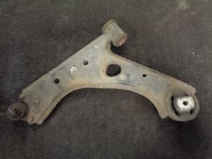 Used Front wishbone, left Fiat Grande Punto (199) 1.2 Price € 20,00 Margin scheme offered by Westerhof autodemontage