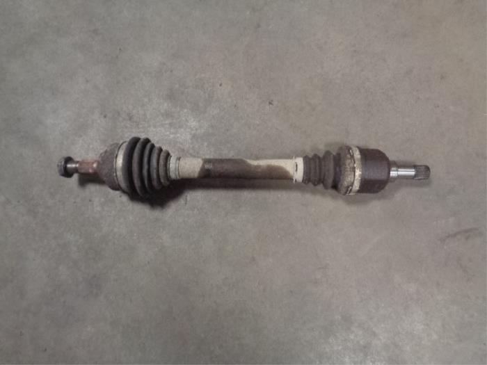 Gebrauchte Antriebswelle links vorne Peugeot 308 (4A/C) 1.6 HDi 16V Preis € 35,00 Margenregelung angeboten von Westerhof autodemontage