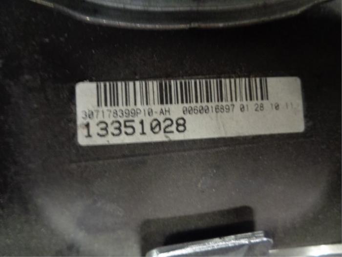 Steering wheel from a Opel Astra J GTC (PD2/PF2) 2.0 CDTI 16V ecoFLEX 2011