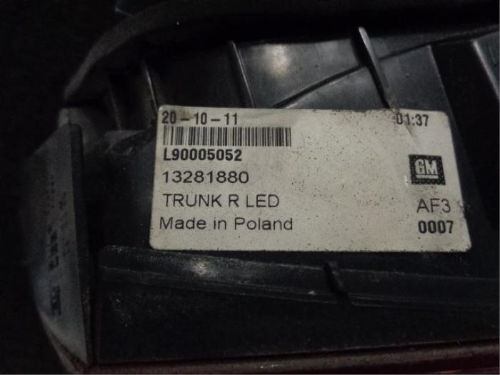 Taillight, right from a Opel Astra J GTC (PD2/PF2) 2.0 CDTI 16V ecoFLEX 2011