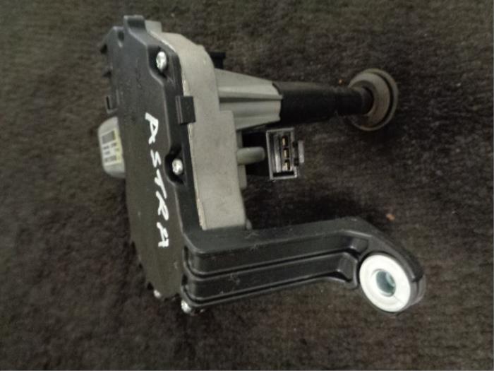 Motor de limpiaparabrisas detrás de un Opel Astra J GTC (PD2/PF2) 2.0 CDTI 16V ecoFLEX 2011