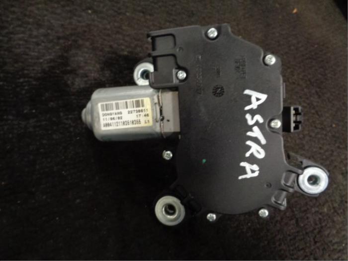Motor de limpiaparabrisas detrás de un Opel Astra J GTC (PD2/PF2) 2.0 CDTI 16V ecoFLEX 2011