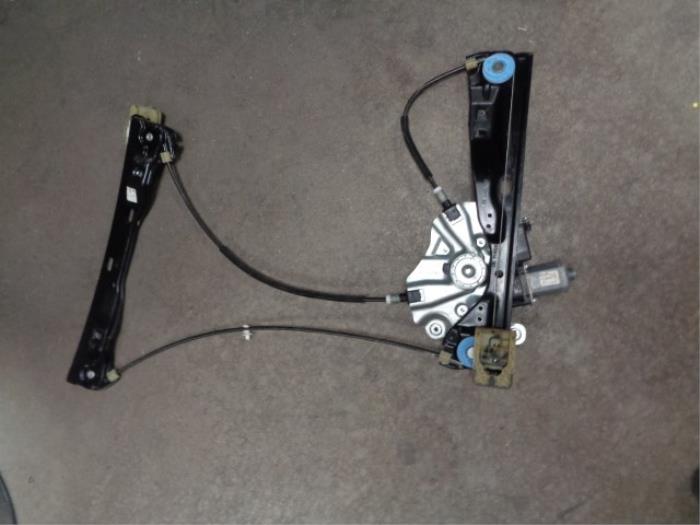 Window mechanism 2-door, front left from a Opel Astra J GTC (PD2/PF2) 2.0 CDTI 16V ecoFLEX 2011