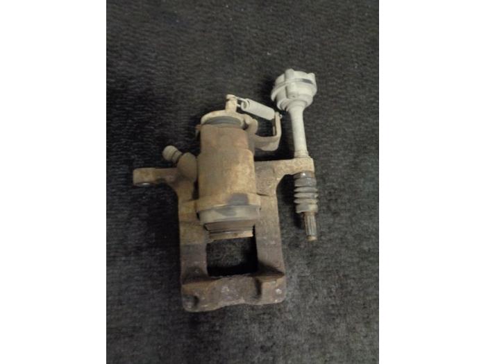 Rear brake calliper, right from a Opel Astra J GTC (PD2/PF2) 2.0 CDTI 16V ecoFLEX 2011