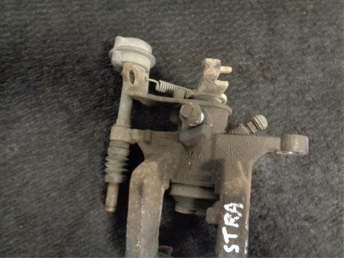 Rear brake calliper, right from a Opel Astra J GTC (PD2/PF2) 2.0 CDTI 16V ecoFLEX 2011