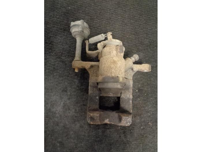 Rear brake calliper, left from a Opel Astra J GTC (PD2/PF2) 2.0 CDTI 16V ecoFLEX 2011