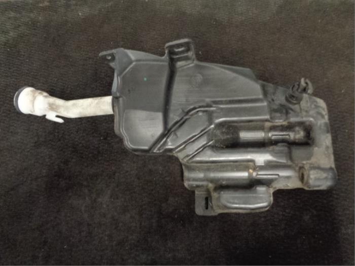 Front windscreen washer reservoir from a Opel Astra J GTC (PD2/PF2) 2.0 CDTI 16V ecoFLEX 2011