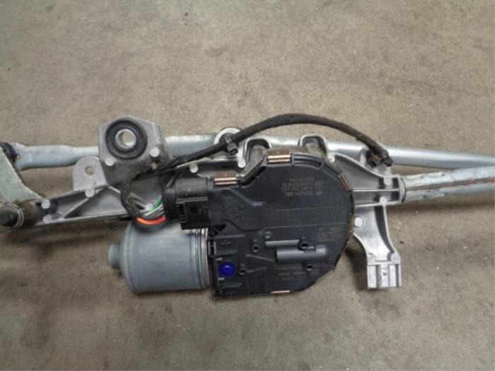 Wiper motor + mechanism from a Opel Astra J GTC (PD2/PF2) 2.0 CDTI 16V ecoFLEX 2011