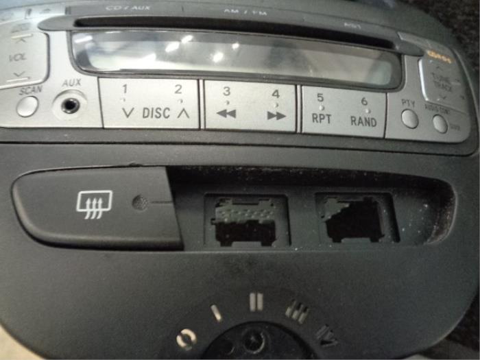 Radioodtwarzacz CD z Toyota Aygo (B10) 1.0 12V VVT-i 2009