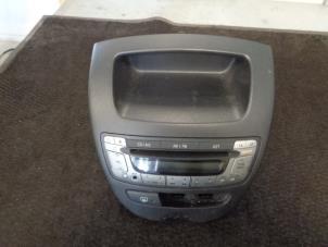 Used Radio CD player Toyota Aygo (B10) 1.0 12V VVT-i Price € 40,00 Margin scheme offered by Westerhof autodemontage