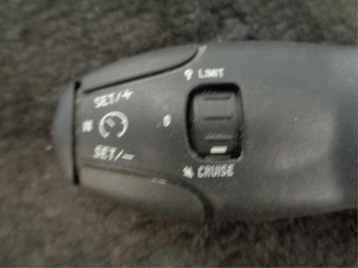 Indicator switch from a Peugeot 308 (4A/C) 1.6 VTI 16V 2009