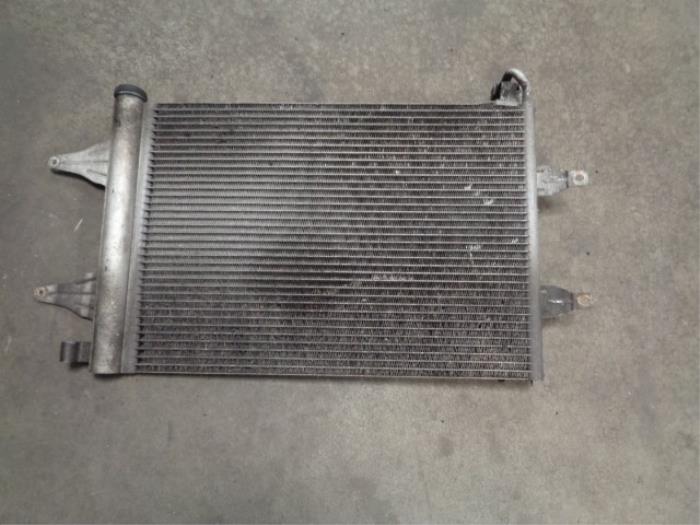 Usagé Radiateur clim Skoda Roomster (5J) 1.6 16V Prix € 20,00 Règlement à la marge proposé par Westerhof autodemontage