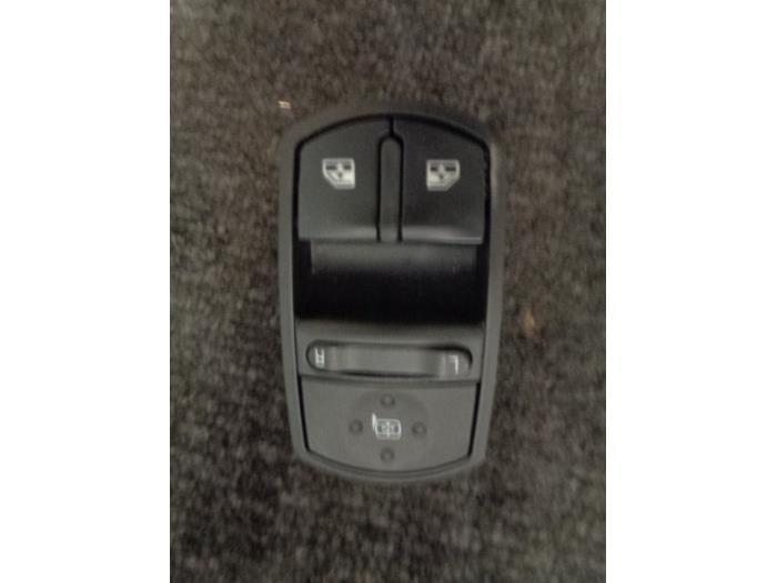 Usados Interruptor de ventanilla eléctrica Opel Corsa D 1.2 16V Precio € 10,00 Norma de margen ofrecido por Westerhof autodemontage
