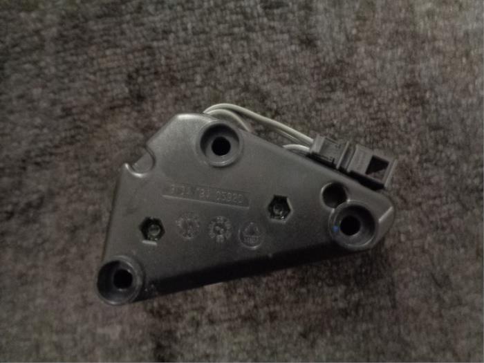 Begagnade Antennförstärkare Volkswagen Golf V (1K1) 2.0 TDI DPF Pris € 10,00 Marginaltabell erbjuds av Westerhof autodemontage