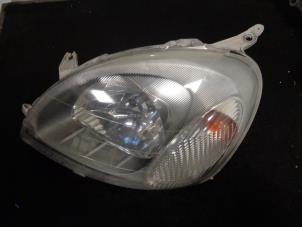Used Headlight, left Toyota Yaris (P1) 1.3 16V VVT-i Price € 25,00 Margin scheme offered by Westerhof autodemontage