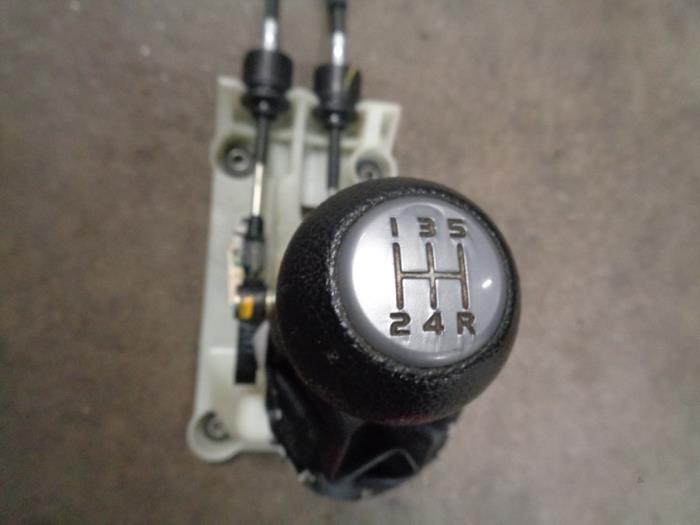 Gearbox shift cable from a Suzuki Alto (GF) 1.0 12V 2012
