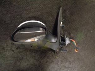 Used Wing mirror, left Peugeot 206 (2A/C/H/J/S) 1.4 XR,XS,XT,Gentry Price € 25,00 Margin scheme offered by Westerhof autodemontage