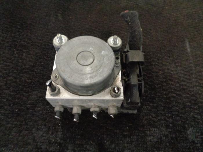 Used ABS pump Fiat Bravo (198A) 1.4 16V Price € 50,00 Margin scheme offered by Westerhof autodemontage