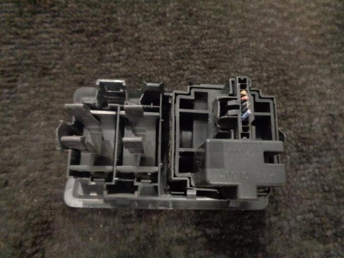 Height control switch Renault Clio III 1.2 16V 75 - 880200014212 DELPHI