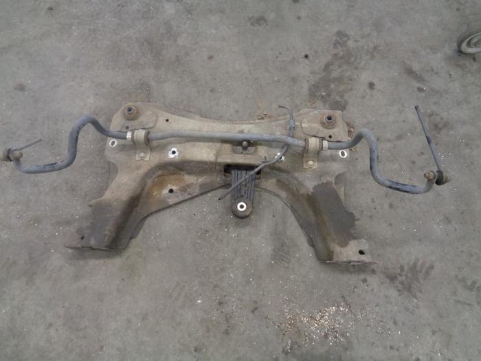 Used Subframe Renault Clio III (BR/CR) 1.2 16V 75 Price € 50,00 Margin scheme offered by Westerhof autodemontage