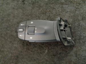 Used Radio remote control Seat Ibiza ST (6J8) 1.6 TDI 90 Price € 15,00 Margin scheme offered by Westerhof autodemontage