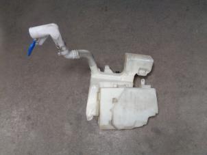 Used Front windscreen washer reservoir Ford Mondeo IV Wagon 2.0 16V Price € 20,00 Margin scheme offered by Westerhof autodemontage