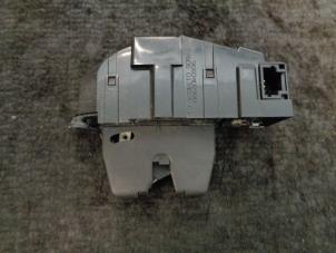 Gebrauchte Schließmechanik Heckklappe Peugeot 207/207+ (WA/WC/WM) 1.4 16V Preis € 20,00 Margenregelung angeboten von Westerhof autodemontage