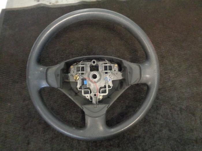 Usagé Volant Peugeot 206+ (2L/M) 1.1 XR,XS Prix € 25,00 Règlement à la marge proposé par Westerhof autodemontage
