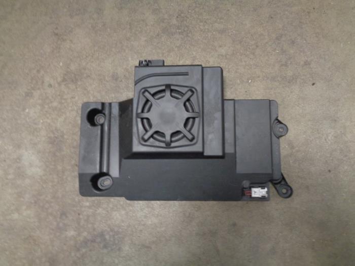 Gebrauchte Subwoofer Renault Twingo III (AH) 1.0 SCe 70 12V Preis € 70,00 Margenregelung angeboten von Westerhof autodemontage