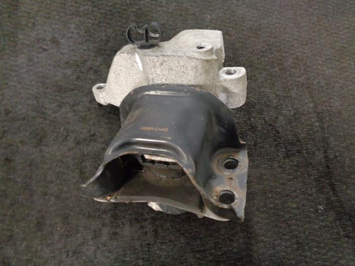 Used Engine mount Renault Twingo II (CN) 1.2 16V Price € 15,00 Margin scheme offered by Westerhof autodemontage