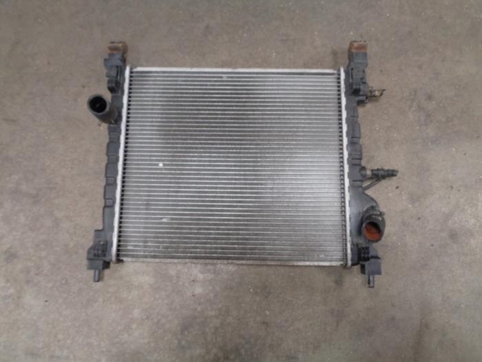 Usagé Radiateur Chevrolet Spark (M300) 1.0 16V Prix € 30,00 Règlement à la marge proposé par Westerhof autodemontage