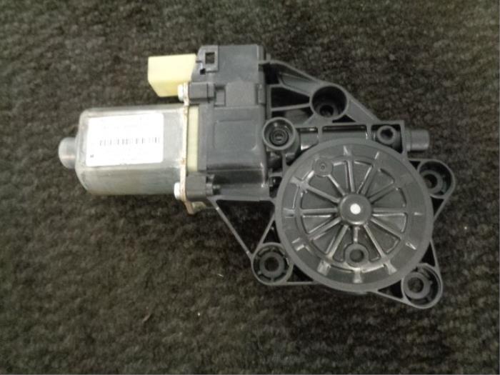 Usados Motor de ventanilla de puerta Mini Mini (R56) 1.6 16V Cooper Precio € 25,00 Norma de margen ofrecido por Westerhof autodemontage