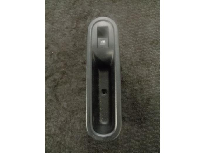 Usados Interruptor de ventanilla eléctrica Renault Twingo III (AH) 1.0 SCe 70 12V Precio € 15,00 Norma de margen ofrecido por Westerhof autodemontage