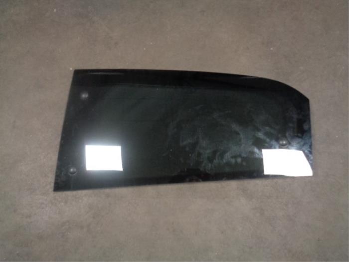 Usados Ventanilla triangular izquierda detrás Renault Twingo III (AH) 1.0 SCe 70 12V Precio € 50,00 Norma de margen ofrecido por Westerhof autodemontage