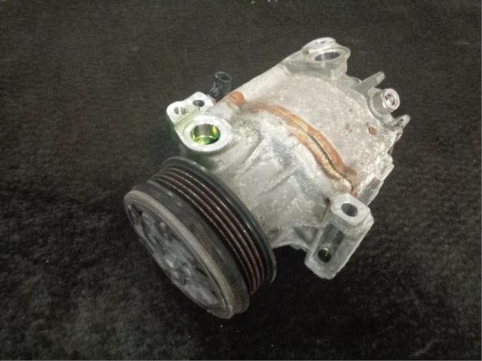 Gebrauchte Klimapumpe Opel Karl 1.0 12V Preis € 75,00 Margenregelung angeboten von Westerhof autodemontage