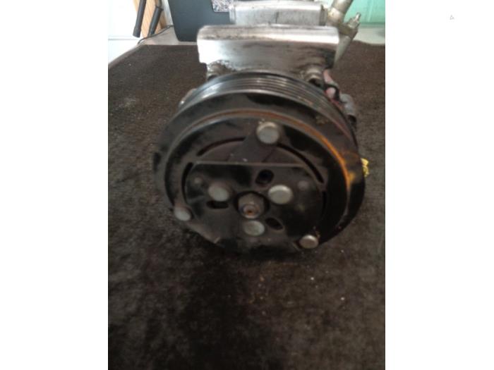 Usagé Pompe clim Peugeot 206 (2A/C/H/J/S) 1.1 XN,XR Prix € 50,00 Règlement à la marge proposé par Westerhof autodemontage