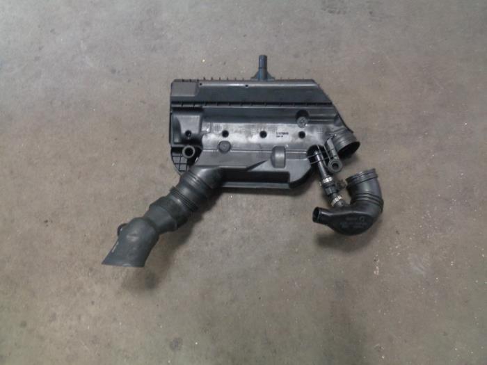 Begagnade Luftfilterhus Fiat Fiorino (225) 1.3 D 16V Multijet Pris € 35,00 Marginaltabell erbjuds av Westerhof autodemontage